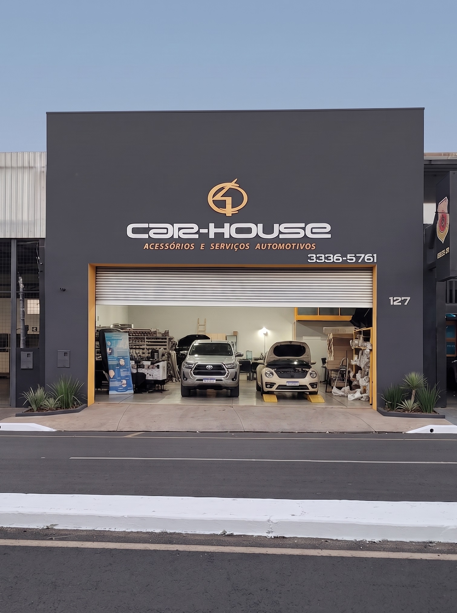 Fachada da loja CAR HOUSE